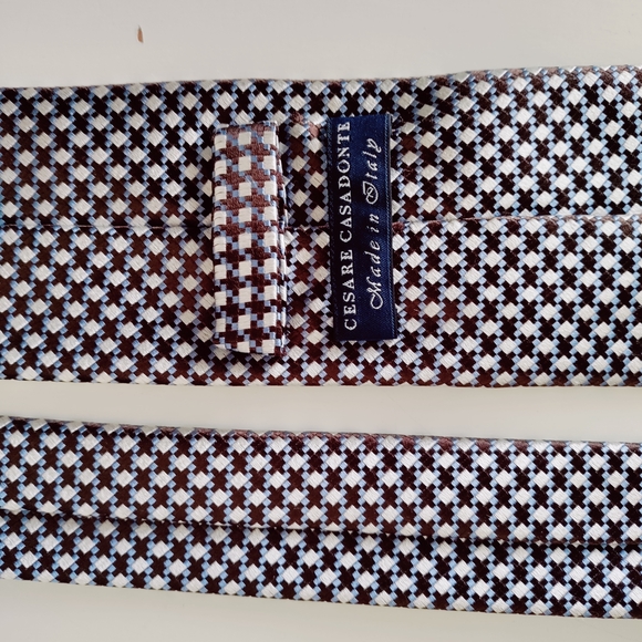 Silk Tie Made In Italy Cesare Casadore Brown & White With Geometric Pattern 60\